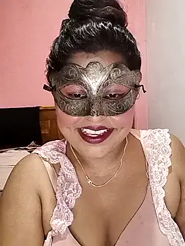 Maskedcurves online show from May 2, 4:12 pm