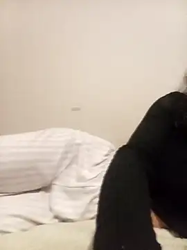 Lolaa92i online show from April 15, 12:27 am