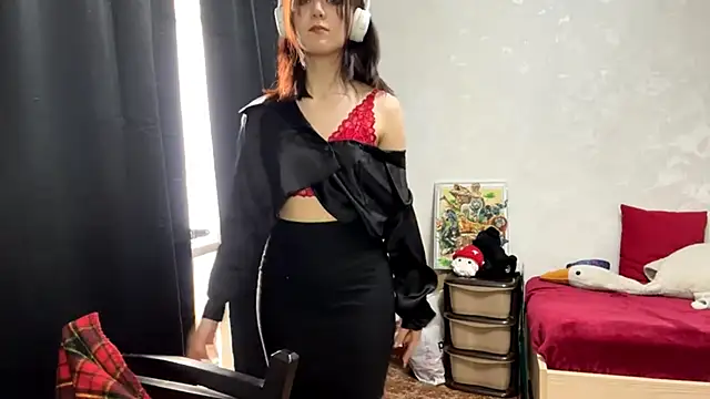 PattieHija online show from April 4, 5:25 am