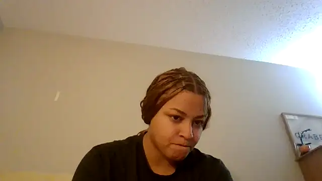 madzbailey online show from April 19, 4:19 pm