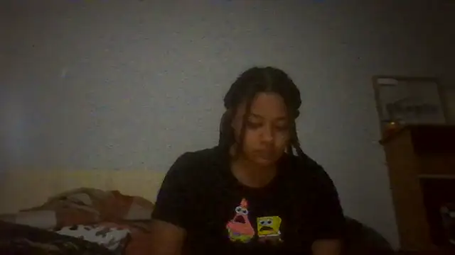 madzbailey online show from April 4, 9:05 am