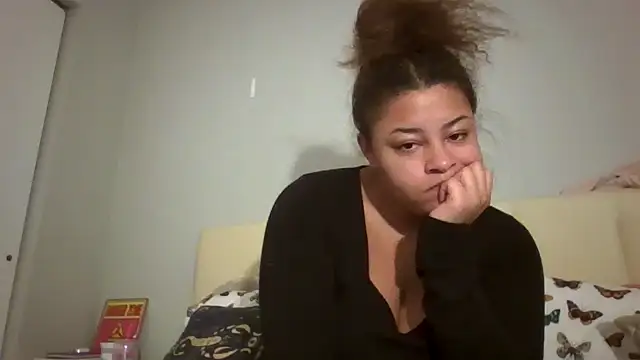 madzbailey online show from April 5, 11:17 am