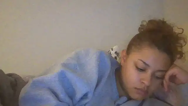madzbailey online show from June 7, 11:21 pm