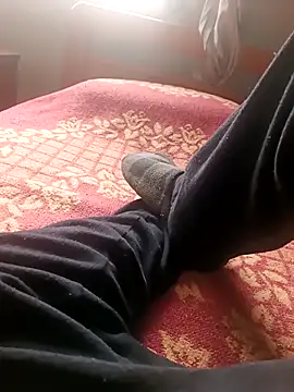 Snapshot of FeetMasterForSlaves chatting on April 3, 7:04 am FeetMasterForSlaves online show from April 3, 7:04 am