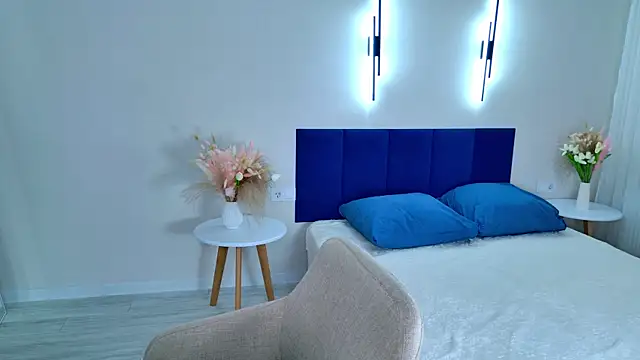 Eva Saylor online show from May 8, 11:03 am