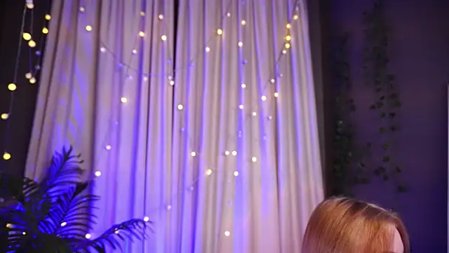 Naomi Hotter online show from May 16, 5:50 am