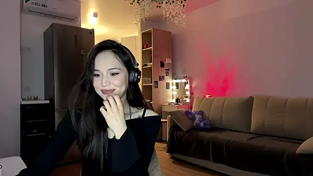 Snapshot of Elizabetswan chatting on April 18, 10:54 pm Elizabetswan online show from April 18, 10:54 pm