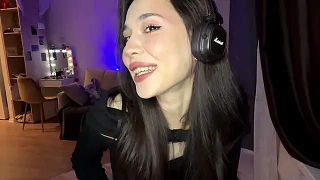 Snapshot of Elizabetswan chatting on May 1, 9:53 pm Elizabetswan online show from May 1, 9:53 pm