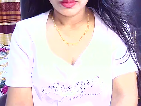 Snapshot of Noor_Zarin chatting on May 23, 7:35 pm Noor Zarin online show from May 23, 7:35 pm