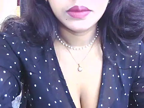 Snapshot of Noor_Zarin chatting on May 8, 3:21 am Noor Zarin online show from May 8, 3:21 am