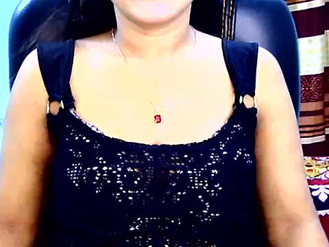 Snapshot of Noor_Zarin chatting on April 17, 8:44 pm Noor Zarin online show from April 17, 8:44 pm