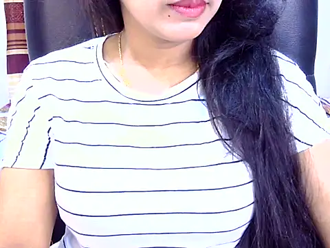 Snapshot of Noor_Zarin chatting on May 25, 6:39 pm Noor Zarin online show from May 25, 6:39 pm