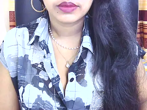 Snapshot of Noor_Zarin chatting on May 6, 6:23 pm Noor Zarin online show from May 6, 6:23 pm