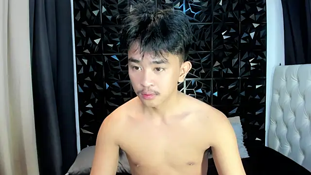 xloverbigcock online show from April 11, 4:21 pm