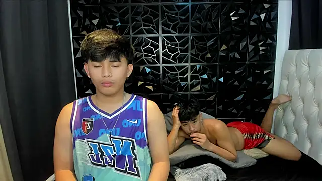 xloverbigcock online show from April 6, 6:20 pm