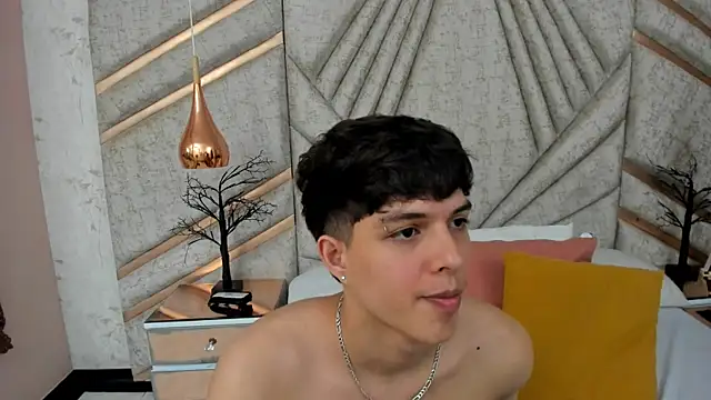 DamiaanXx online show from May 7, 2:42 pm
