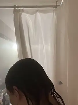 MiaKittyx0 online show from May 20, 12:51 am