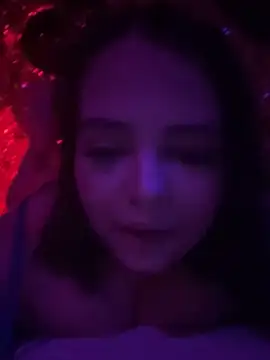 MiaKittyx0 online show from May 13, 7:43 pm