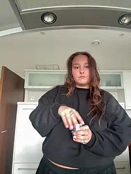 Hollpopss online show from April 17, 1:36 pm