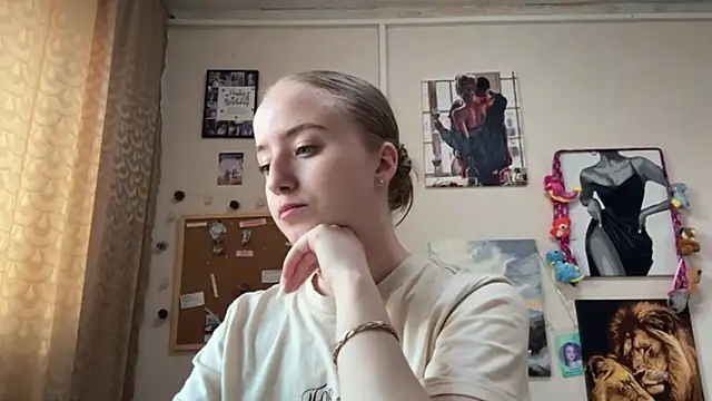 SabinaHaggen online show from April 15, 2:32 pm