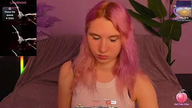 Snapshot of Kitty_Blondie chatting on April 14, 2:38 am Kitty Blondie online show from April 14, 2:38 am