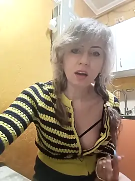 TaynaSecret online show from April 5, 8:26 pm