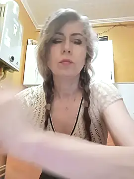 TaynaSecret online show from May 13, 8:16 pm