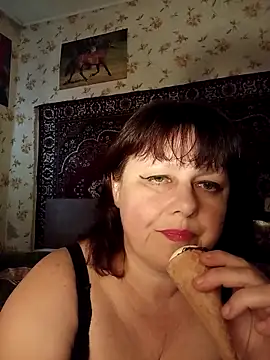 AuroKaria online show from April 22, 11:39 am
