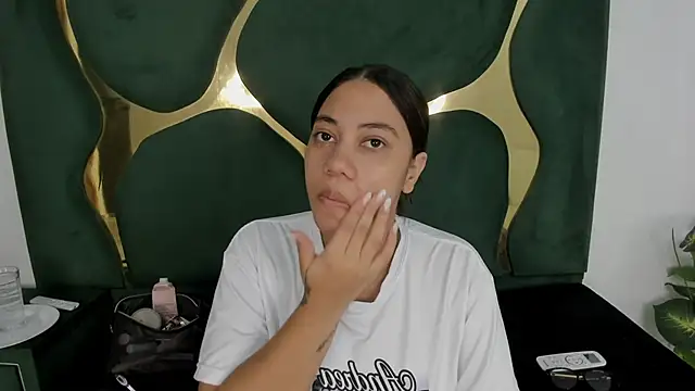 Daphne cuteht online show from May 23, 8:41 pm