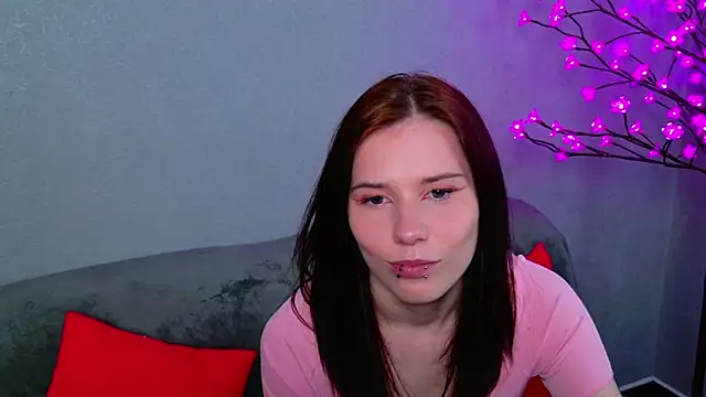 CleoBloom  online show from April 4, 5:08 pm