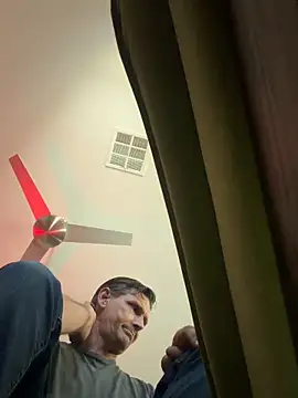 stokeyd44 online show from April 11, 8:01 pm