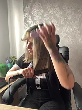 Snapshot of Isabella_varella- chatting on June 17, 3:11 pm Isabella varella- online show from June 17, 3:11 pm