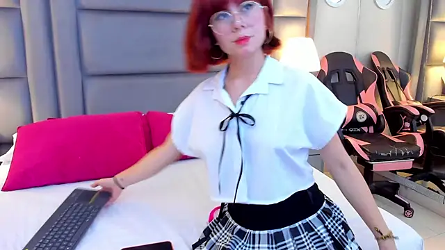 Snapshot of NahiaMendoza chatting on June 21, 1:11 am NahiaMendoza online show from June 21, 1:11 am