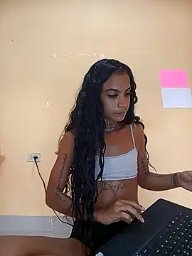 Snapshot of La_ReynaZendeya chatting on April 10, 1:51 pm La ReynaZendeya online show from April 10, 1:51 pm