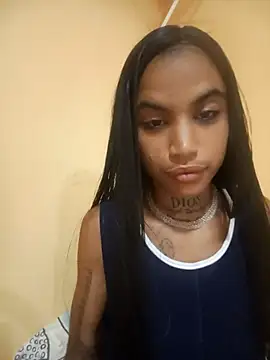 La ReynaZendeya online show from April 2, 11:55 pm