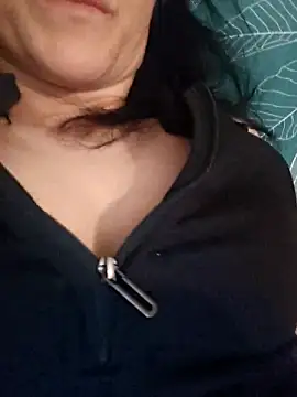 Snapshot of sara_41 chatting on May 5, 6:49 am sara 41 online show from May 5, 6:49 am