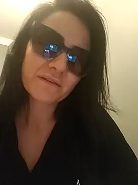 Snapshot of sara_41 chatting on April 6, 6:31 pm sara 41 online show from April 6, 6:31 pm