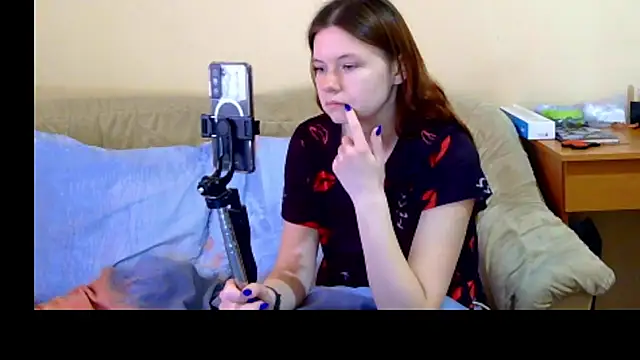 JessicaHolland1 online show from April 7, 6:37 am