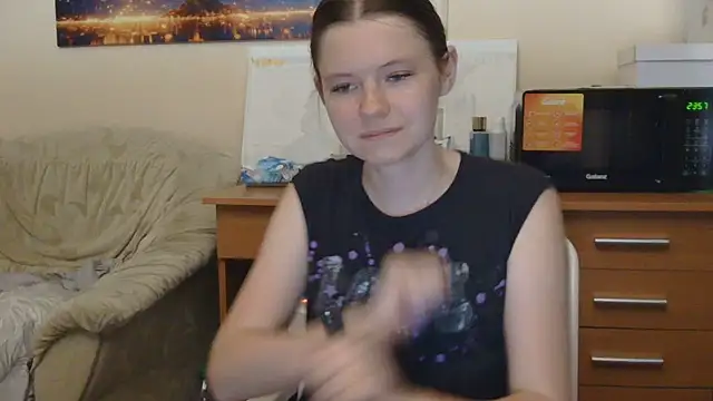 Snapshot of JessicaHolland1 chatting on June 23, 7:01 pm JessicaHolland1 online show from June 23, 7:01 pm