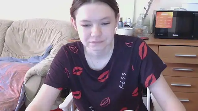 JessicaHolland1 online show from May 22, 9:18 am