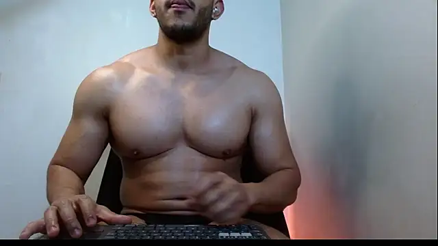 Snapshot of georgeholl chatting on May 18, 8:57 pm georgeholl online show from May 18, 8:57 pm