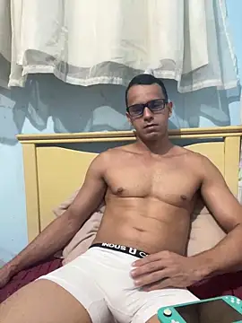 LucasGostoso30 online show from April 7, 4:03 am