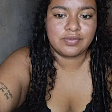 Snapshot of Curlysexy22 chatting on April 3, 8:32 am Curlysexy22 online show from April 3, 8:32 am