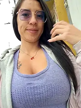 Snapshot of VALERY-94 chatting on April 9, 12:11 pm VALERY-94 online show from April 9, 12:11 pm