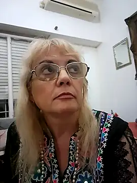 MatureElegantWidow online show from April 12, 11:52 pm