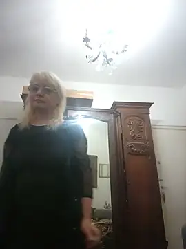 MatureElegantWidow online show from May 9, 12:36 am