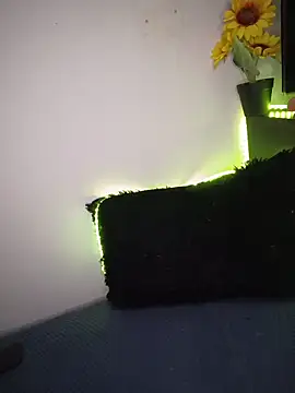 Mia Flamee online show from April 15, 10:43 pm