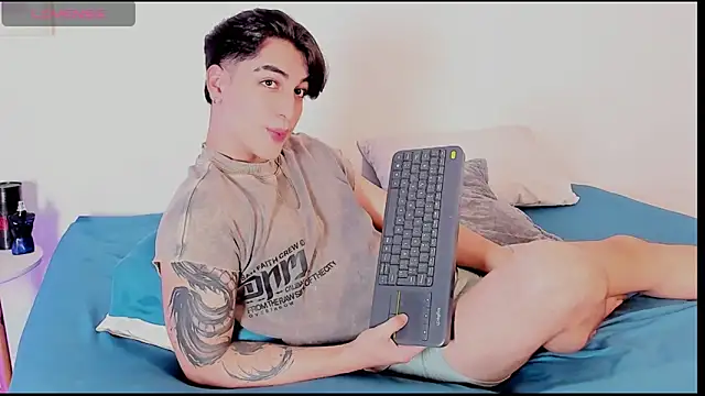 Thiago angel online show from May 12, 2:30 am