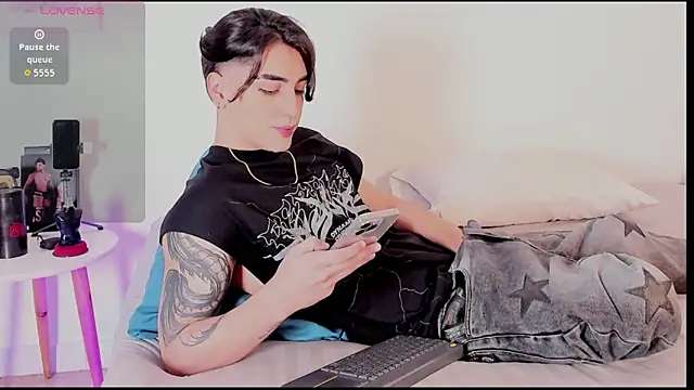 Thiago angel online show from April 22, 6:09 am