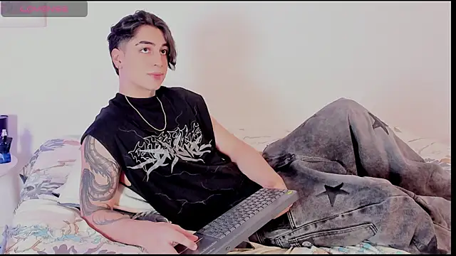 Snapshot of Thiago_angel chatting on May 31, 3:12 am Thiago angel online show from May 31, 3:12 am